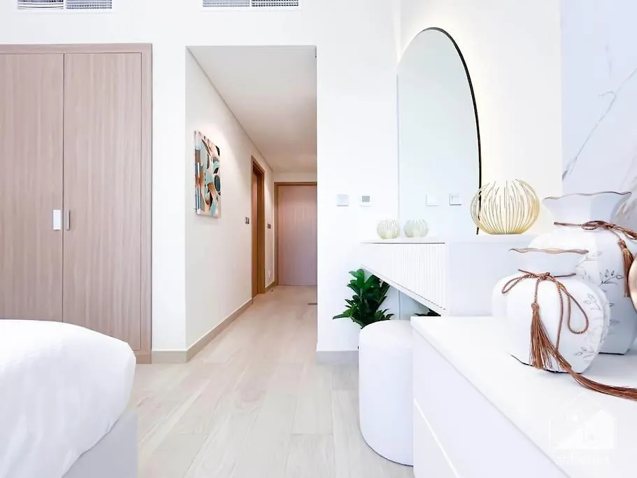 Apartament Luxury Living In Azizi Riviera & Cozy Balcony Dubaj